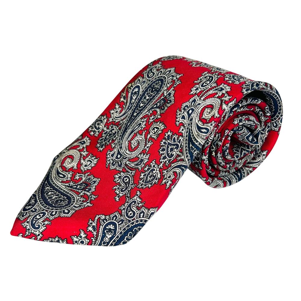 Vintage Marshall Fields Tie Mens Red Paisley 100% Silk Made In Italy Classic 3.5